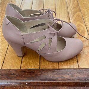 Adorable Pale Pink Pumps size 38